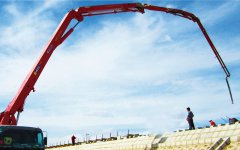 37米混凝土泵車蘭新鐵路項目施工